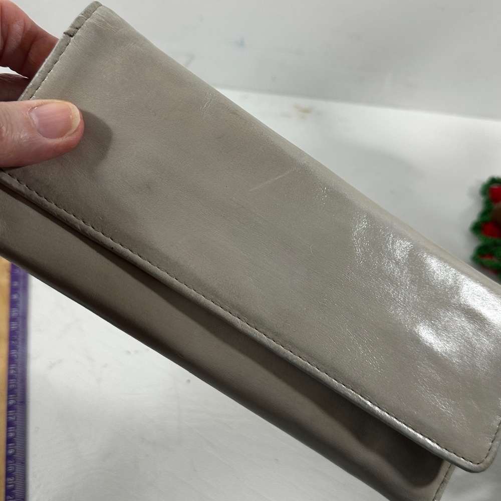 HOBO International taupe/beige long leather wallet Clutch